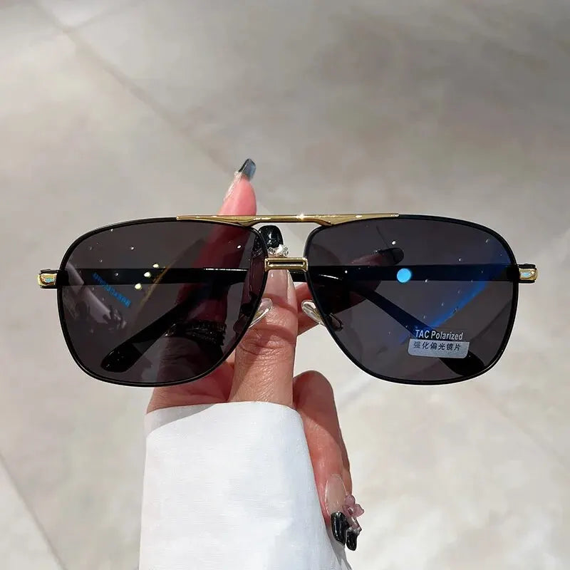 Navigator sunglasses – Gold / Smoke